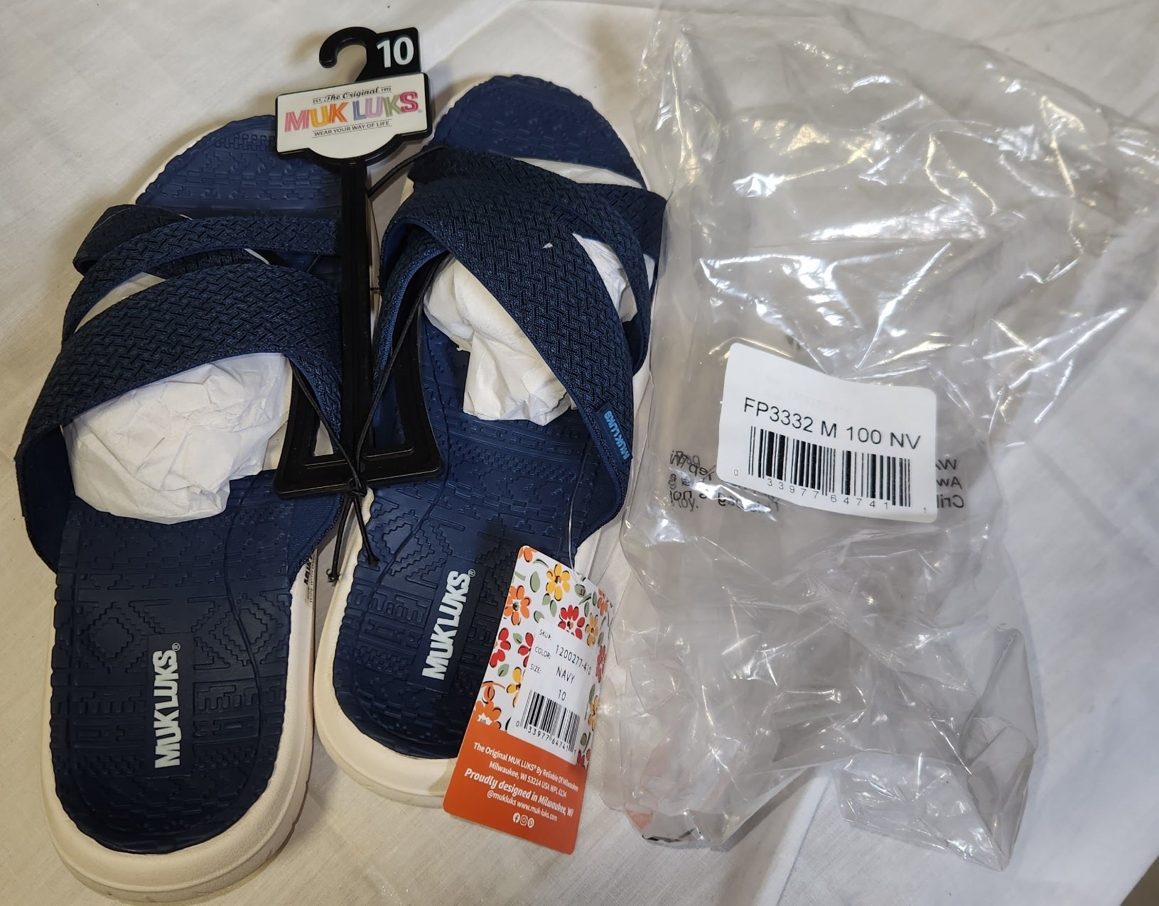 NWT MUK LUKS Women's Sassy Cross-Over Sandal Many Different sizes & Colors